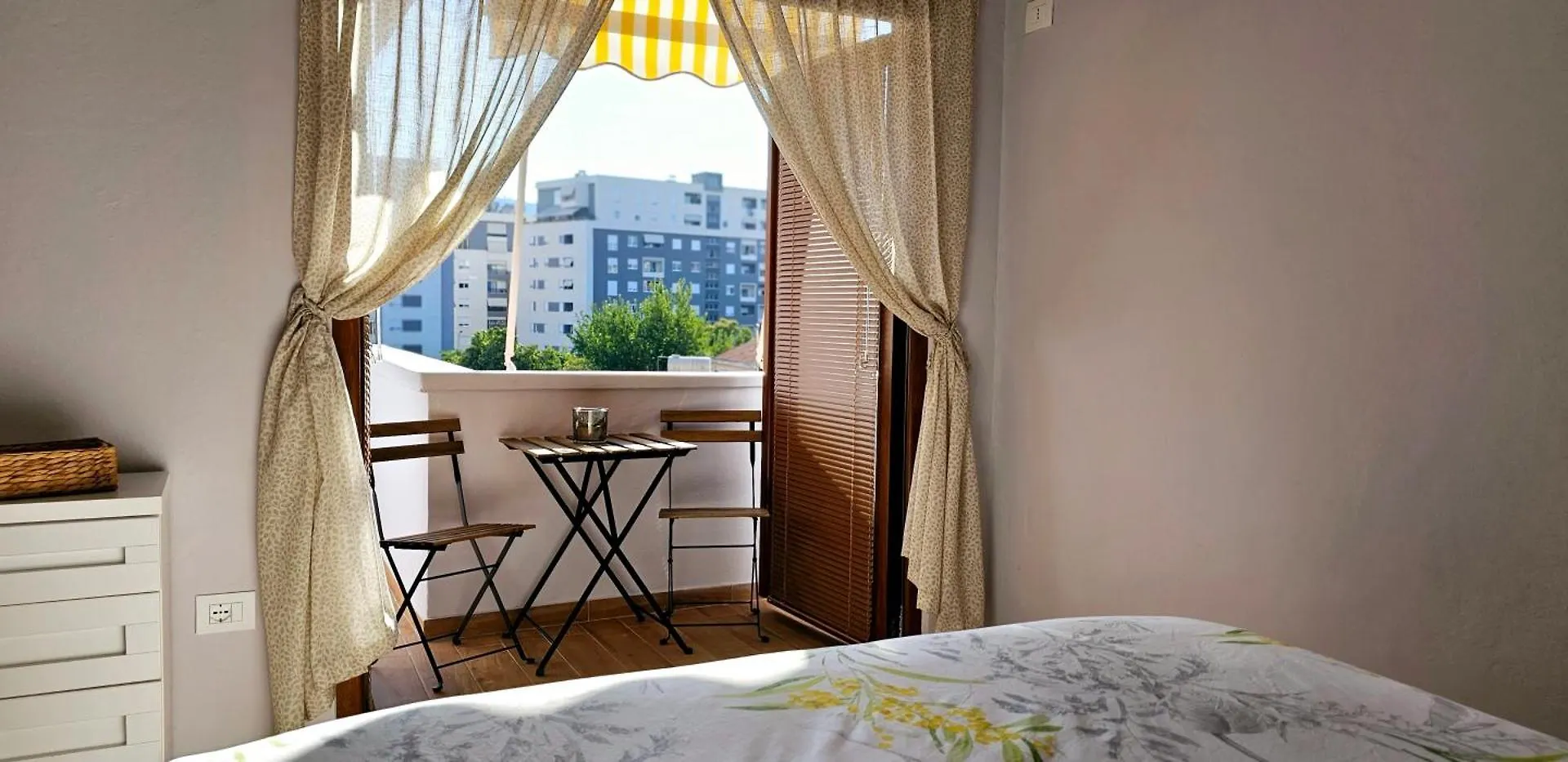 Lejlighed Nuci'S Place, Lovely Apt With Balcony Near Blloku Tirana Albanien